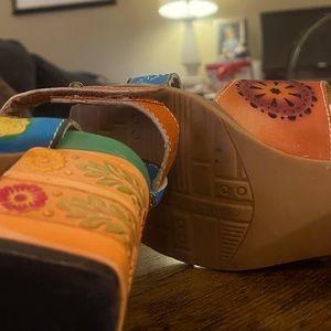 Beautiful leather artistic sandal! Worn twice!